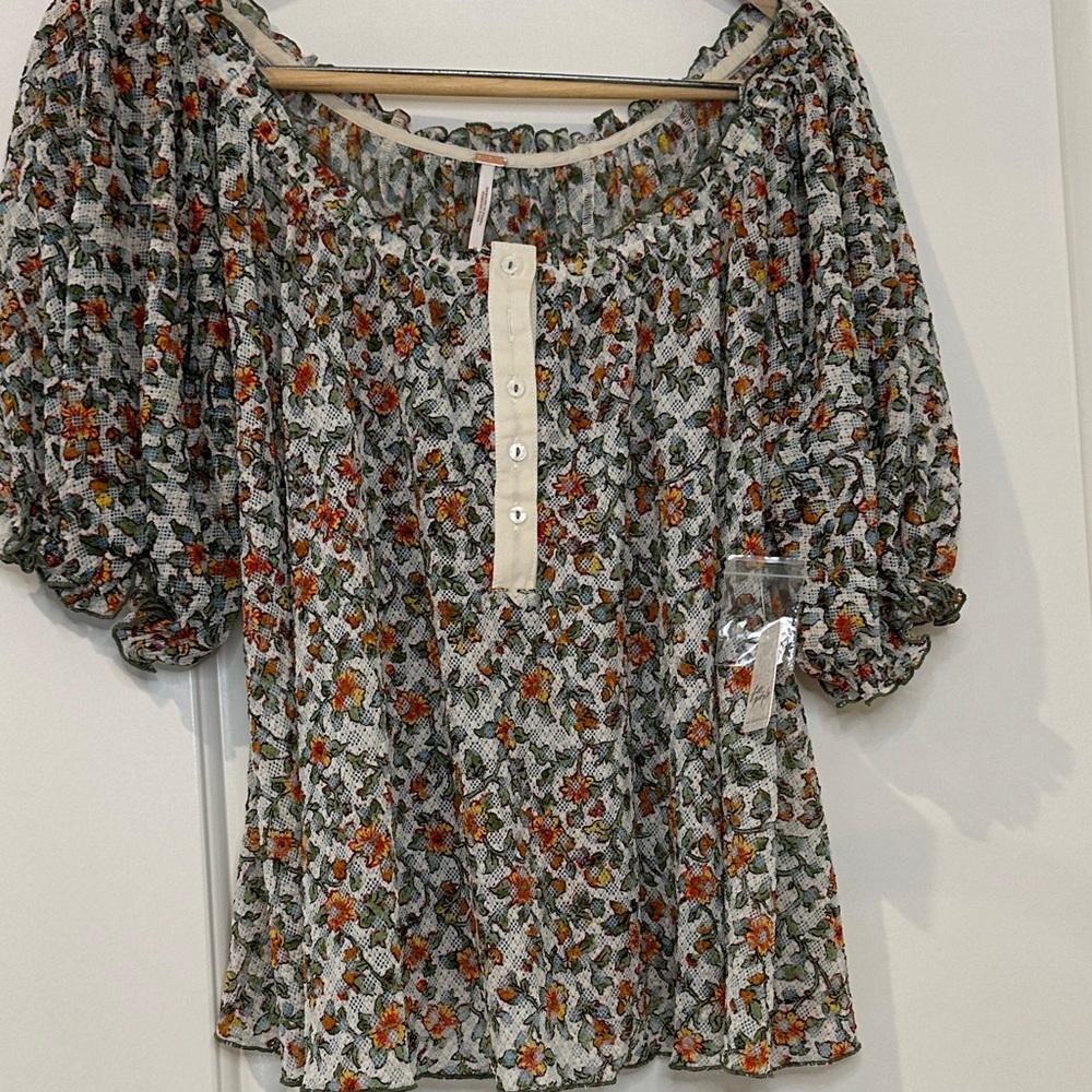FREE PEOPLE NWT Floral Puff-Sleeve Peasant Top - Picture 2 of 7